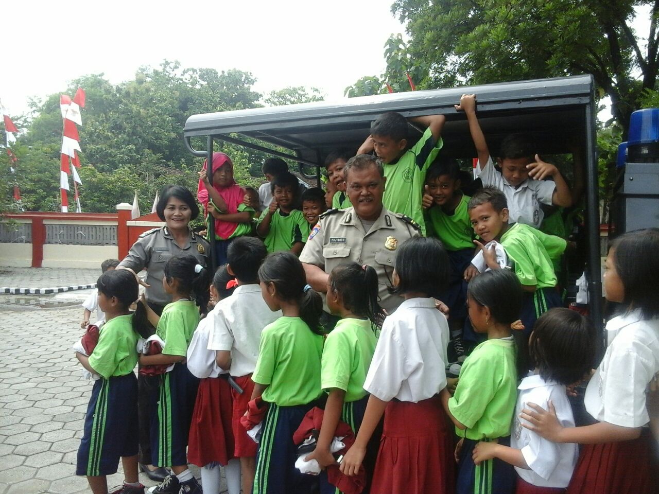 81 Siswa SD Jagoan di Imunisasi Titanus Difteri Dengan Pebdampingan Kanit Binmas Polsek Sambi