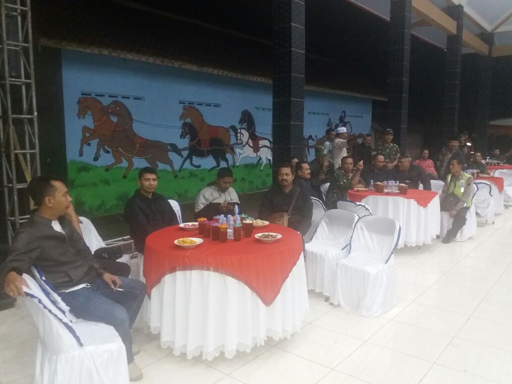 Dangdut Viana Enterprize Ramaikan Launcing Gedung Sasono Mulyo ” Pandowo Limo” Singosari