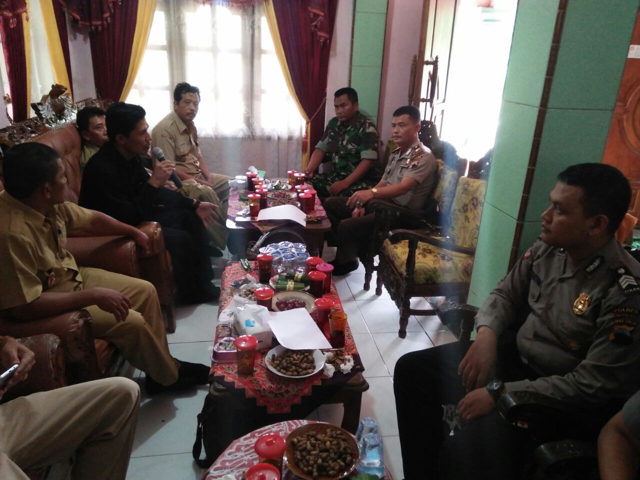 Pertemuan Paguyuban Kades Se – Kecamatan Klego Didatangi Polisi
