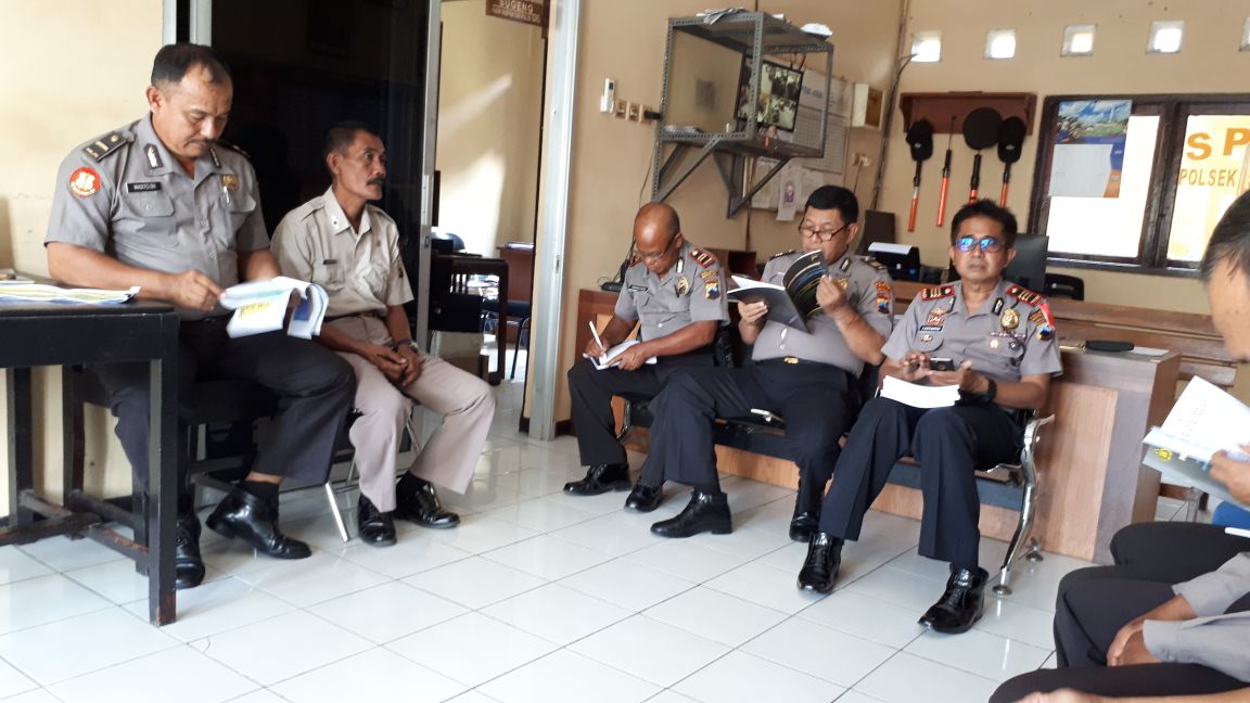 Anggota Poksek Simo Mengikuti Penyuluhan Hukum.Anggota Poksek Simo Mengikuti Penyuluhan Hukum.