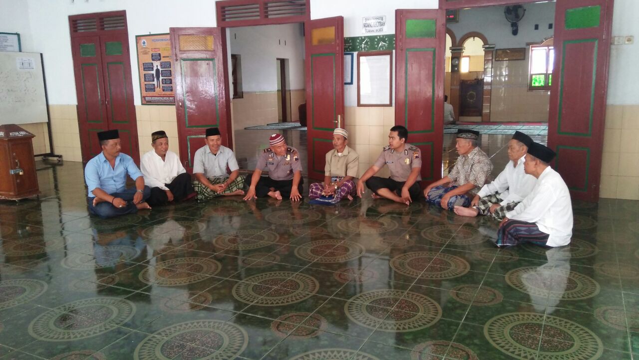 “Wakapolsek Musuk Menjadi Pembina Upacara di Sekolah MI Nurul Huda”