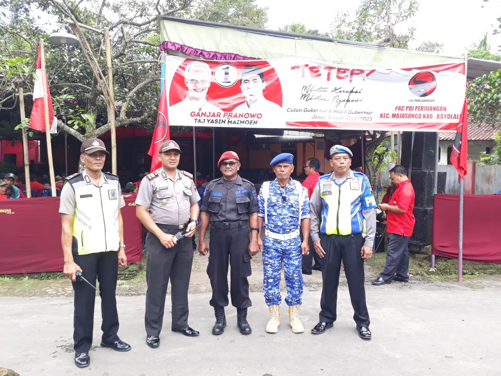 Kapolsek Mojosongo Amankan Rapat Koordinasi Tim Pemenangan Paslon I Pilgub Jateng di Kec. Mojosongo Kab. Boyolali.