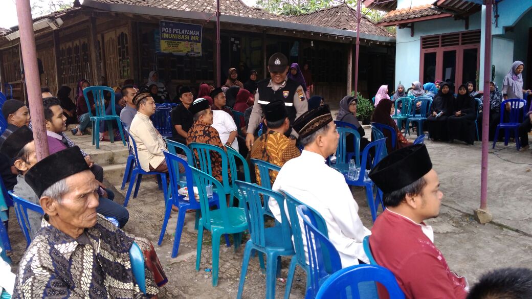 Bhabinkamtibmas Polsek Klego Hadir di Tengah – Tengah Masyarakat Dalam Suasana Duka