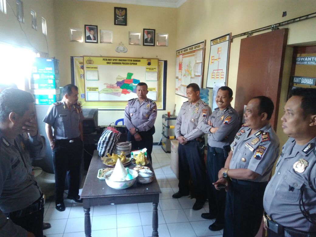 Polsek Cepogo Laksanakan Syukuran Ulang Tahun Bripka Sutar