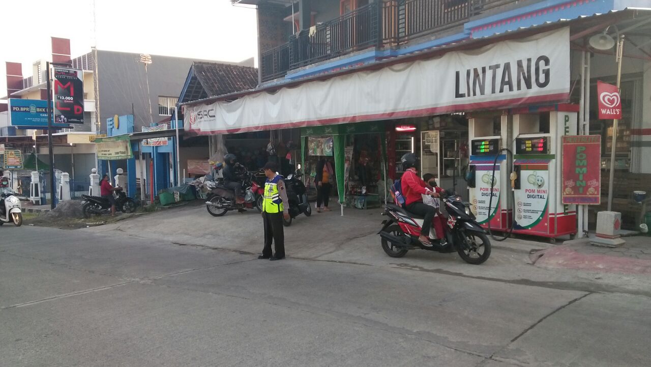 Giat Rutin Anggota Polsek Kemusu PH Pagi Di Tempat Rawan Dan Padat Lalulintas.
