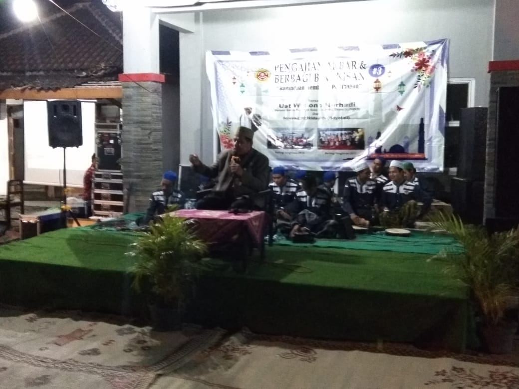Pengajian dan Berbagi Bingkisan Kepada Anak Yatim Piatu Ds.Dibal