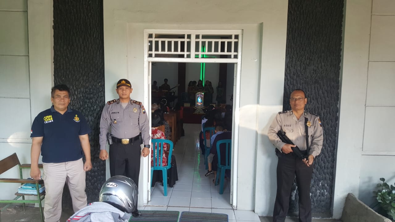Kegiatan Ibadah di Gereja Menjadi Pengamanan Mingguan Polisi