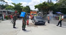 Sinergitas Bhabinkamtibmas dan Babinsa Bersama Pemuda Desa Musuk, Semprotkan Disinfektan Cegah Covid-19