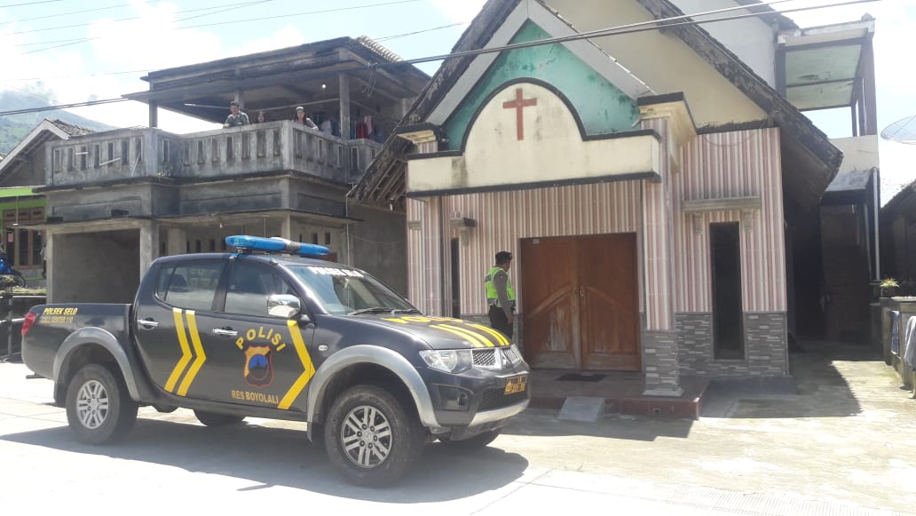 Polsek Selo Patroli Perayaan Jumat Agung “Paskah” Di Gereja Wilayah Kecamatan Selo