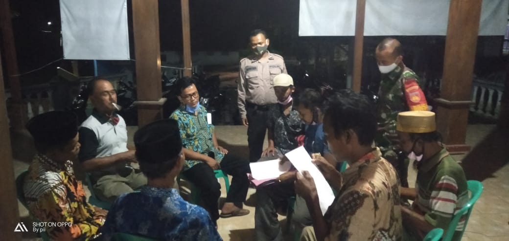 Bhabinkamtibmas Desa Juwangi  Hadiri Sosialisasi Bantuan Bagi Warga Terdampak Covid-19