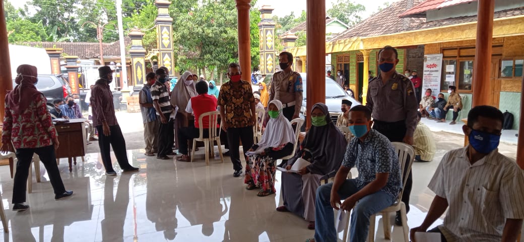 Polres Boyolali Pengamanan dan Monitor Penyaluran Bantuan Langsung Tunai (BLT) DD Desa Blagung Kecamatan Simo