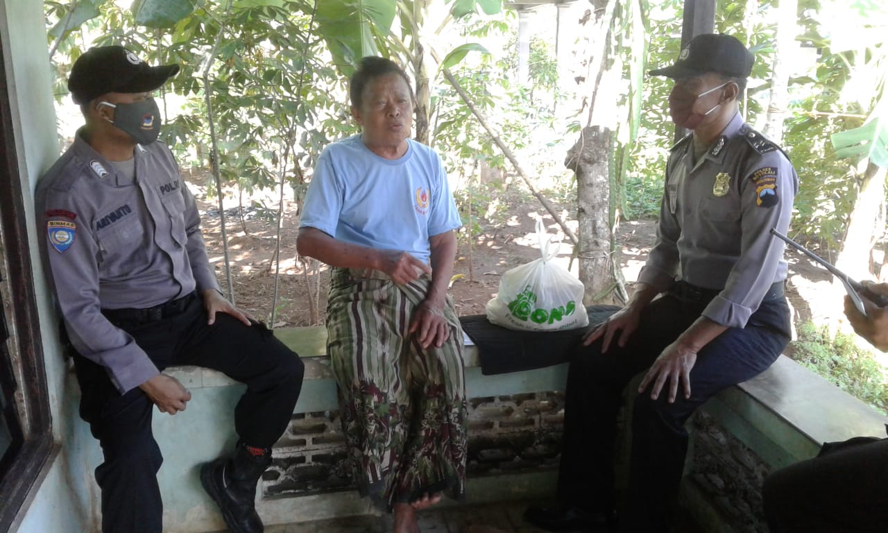 Polres Boyolali Bakti Sosial Pemberian Paket Sembako Untuk Purnawirawan Polri   Terdampak Covid-19