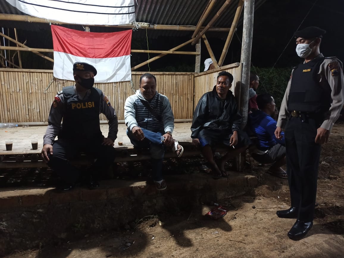 Upaya Pendisiplinan Masyarakat Ditengah Pandemi Covid-19, Personil Polsek Klego Polres Boyolali Secara Berkala  Berikan Himbauan Kepada Warganya