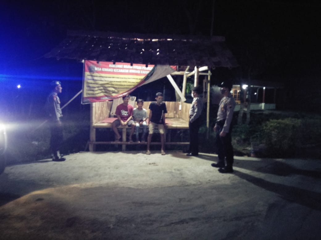 Polsek Juwangi Polres Boyolali Disiplinkan Warga Terkait Protokoler Covid-19 Saat Patroli