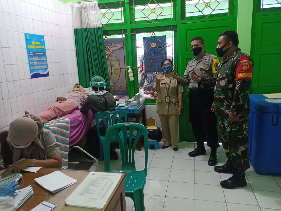 Polres Boyolali Pengamanan Kegiatan Pelayanan KB serentak di Puskesmas Cepogo