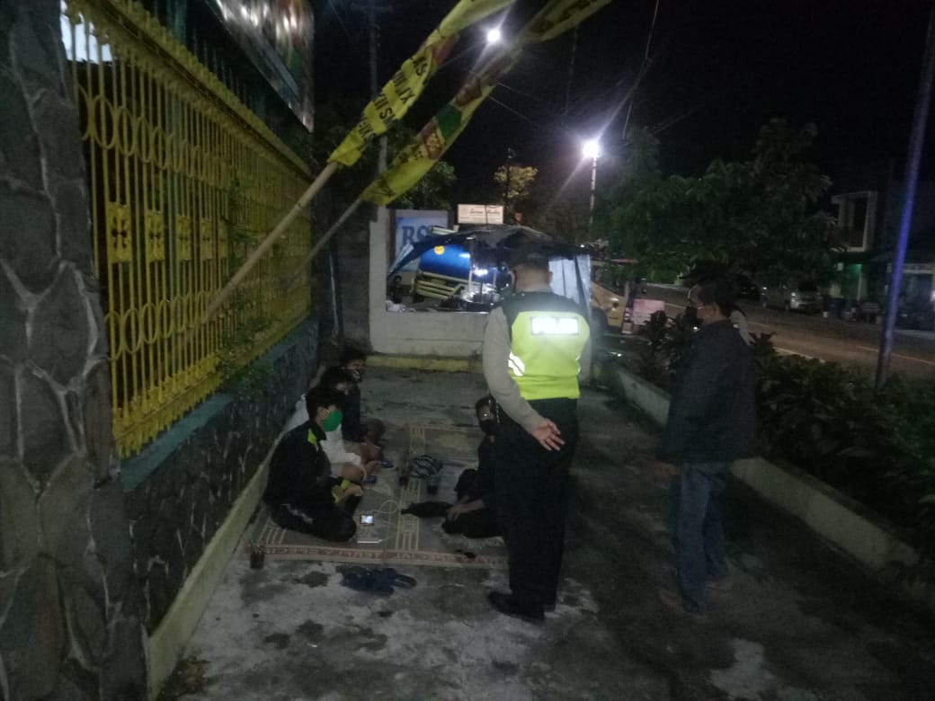 Patroli Malam Gabungan Polsek Musuk, Koramil dan Gugus Tugas Covid-19 Kecamatan, Menegakkan Disiplin Protokol Kesehatan