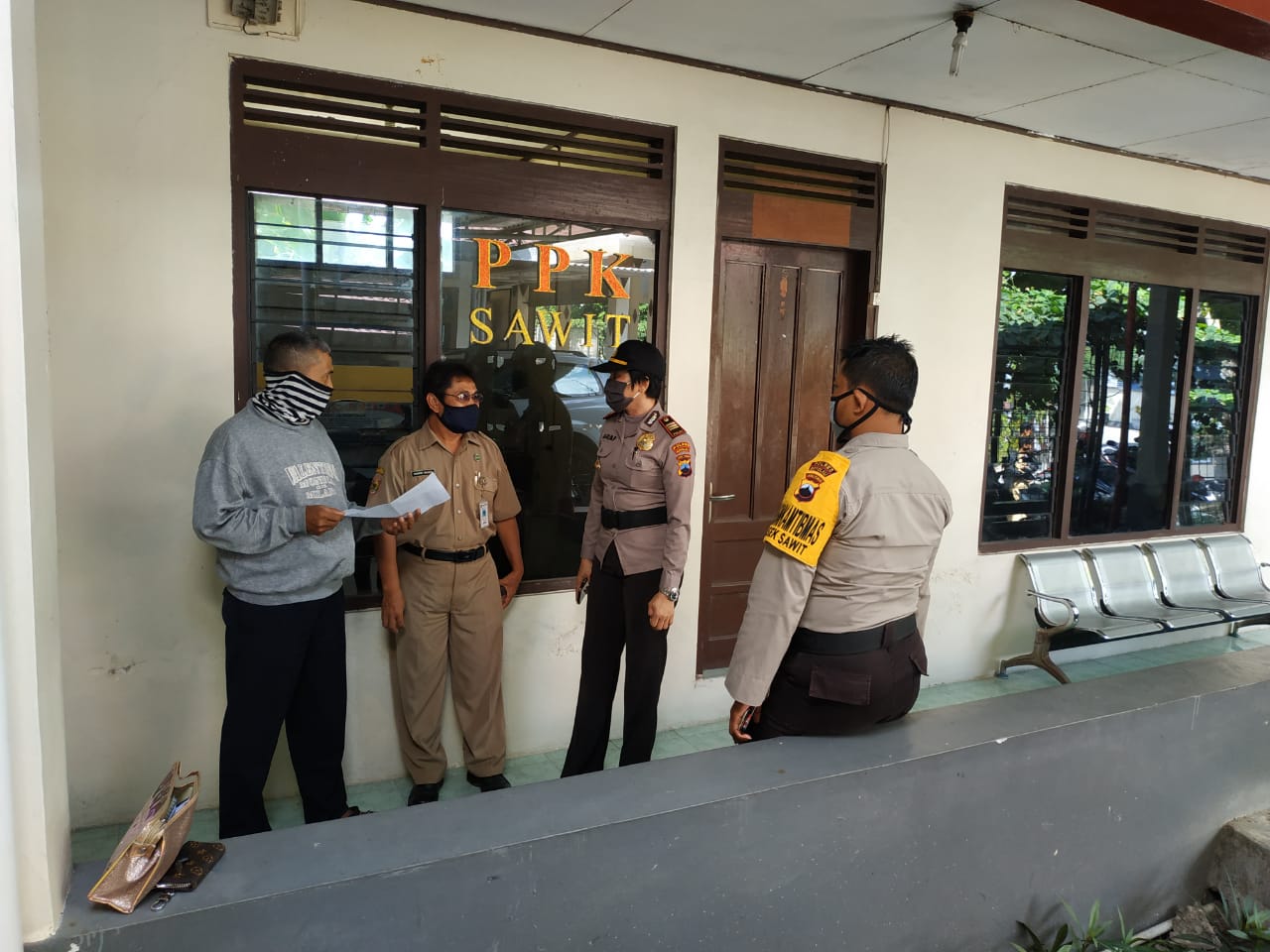 PERSIAPAN TAHAP PILKADA, KAPOLSEK SAWIT KORDINASI DENGAN PPK SAWIT