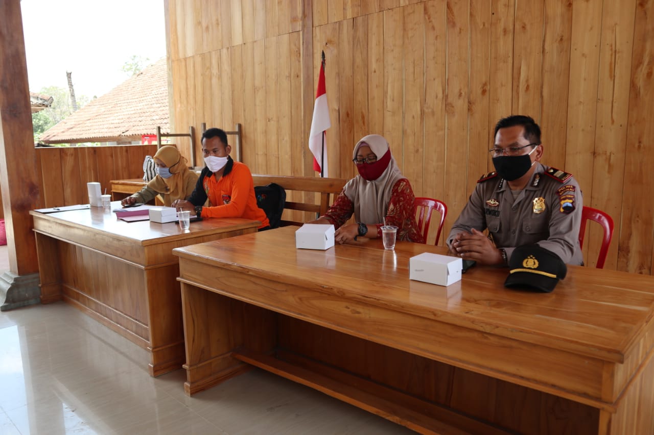 Polres Boyolali Hadiri Rapat Pleno Daftar Pemilih Sementara Hasil Perbaikan Tingkat Desa Ngaren Kecamatan Juwangi