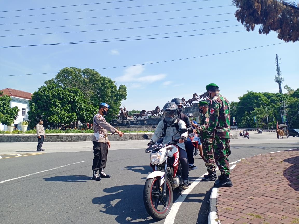 GELAR OPERASI BERSAMA PENDISIPLINAN PROTOKOL KESEHATAN OLEH POLRES BOYOLALI, UNTUK MENCEGAH DAN MENEKAN PENYEBARAN COVID-19