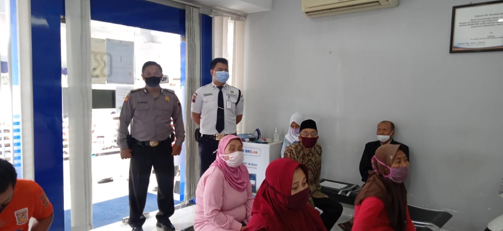Anggota Polsek Musuk Polres Boyolali, Pengamanan BRI Unit Musuk Guna Cegah Gangguan Kamtibmas