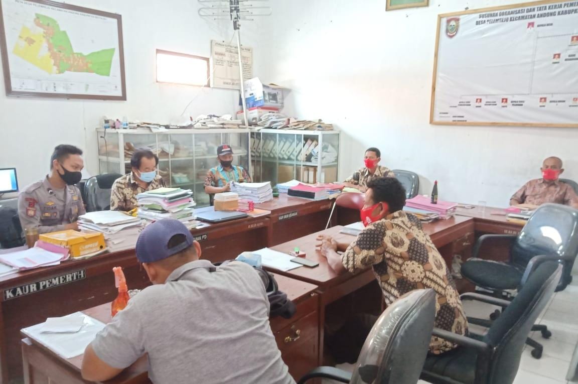 Bhabinkamtibmas Polres Boyolali Imbau Warga Tetap Patuhi Prokes Covid-19