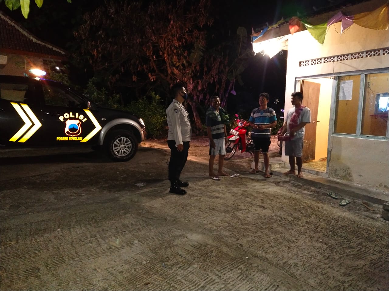 Bhabinkamtibmas Polres Boyolali Ajak Warga Semawung Taati Prokes Covid-19