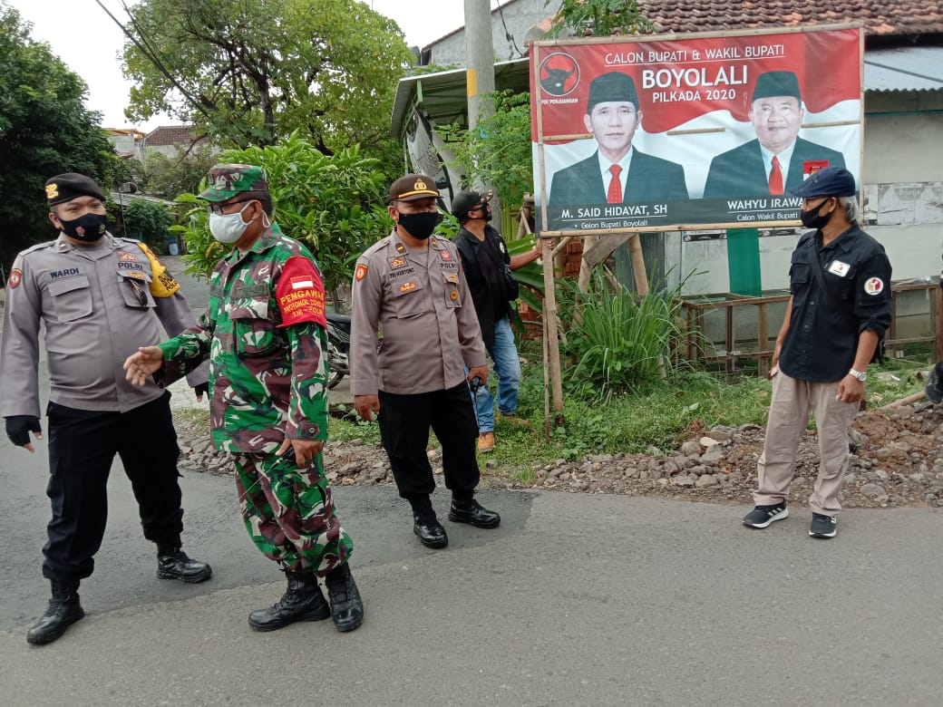 Penertiban Alat Peraga Kampanye  oleh Team  Gabungan Panwascam , PPK, SatPolPP, Polres Boyolali dan Koramil Simo.