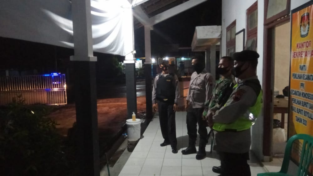 Polres Boyolali Pengamanan Logistik Di PPK Wonosegoro Dan Wonosamodro Berlapis
