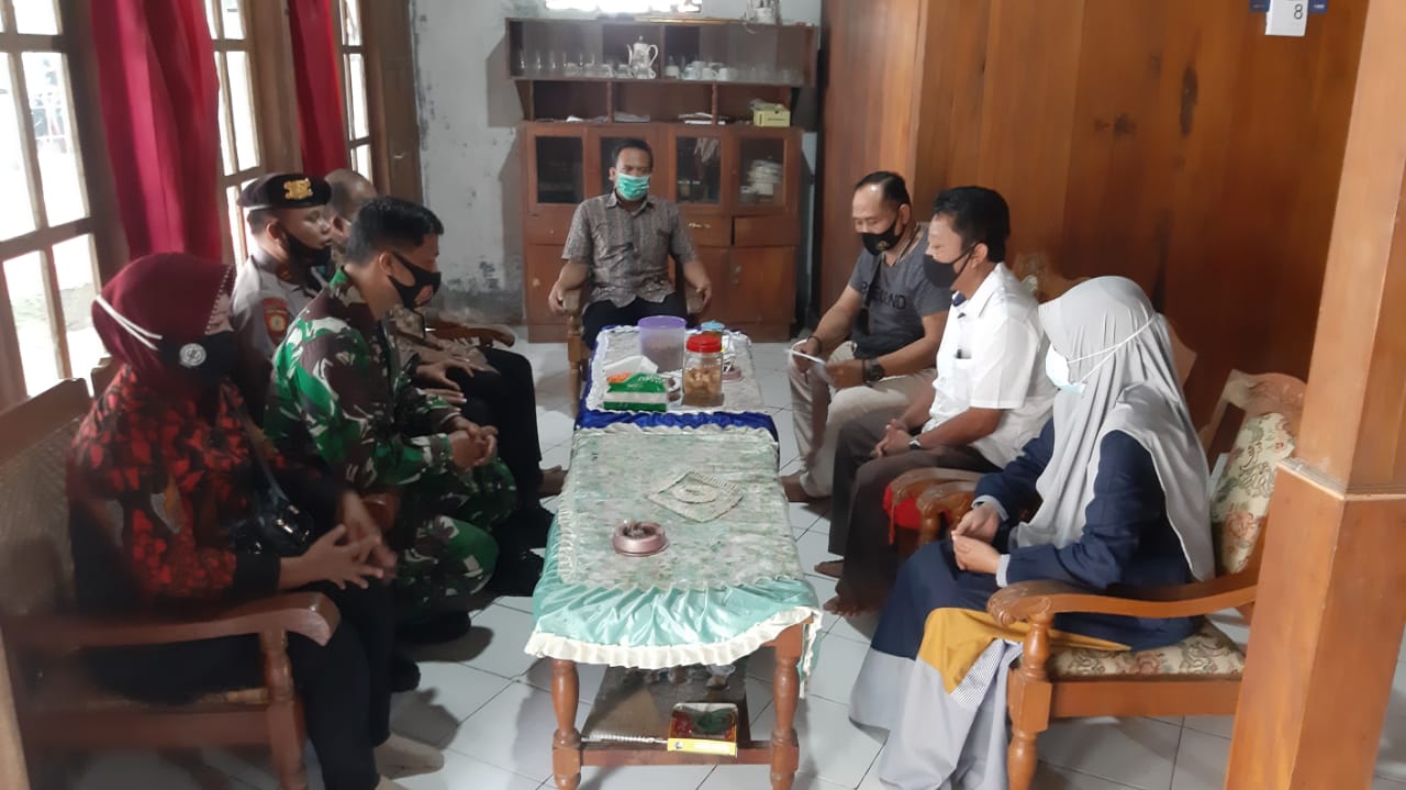 Forkopimcam Kecamatan Kemusu Boyolali kompak silaturahmi ke tempat Calon Kepala Desa.