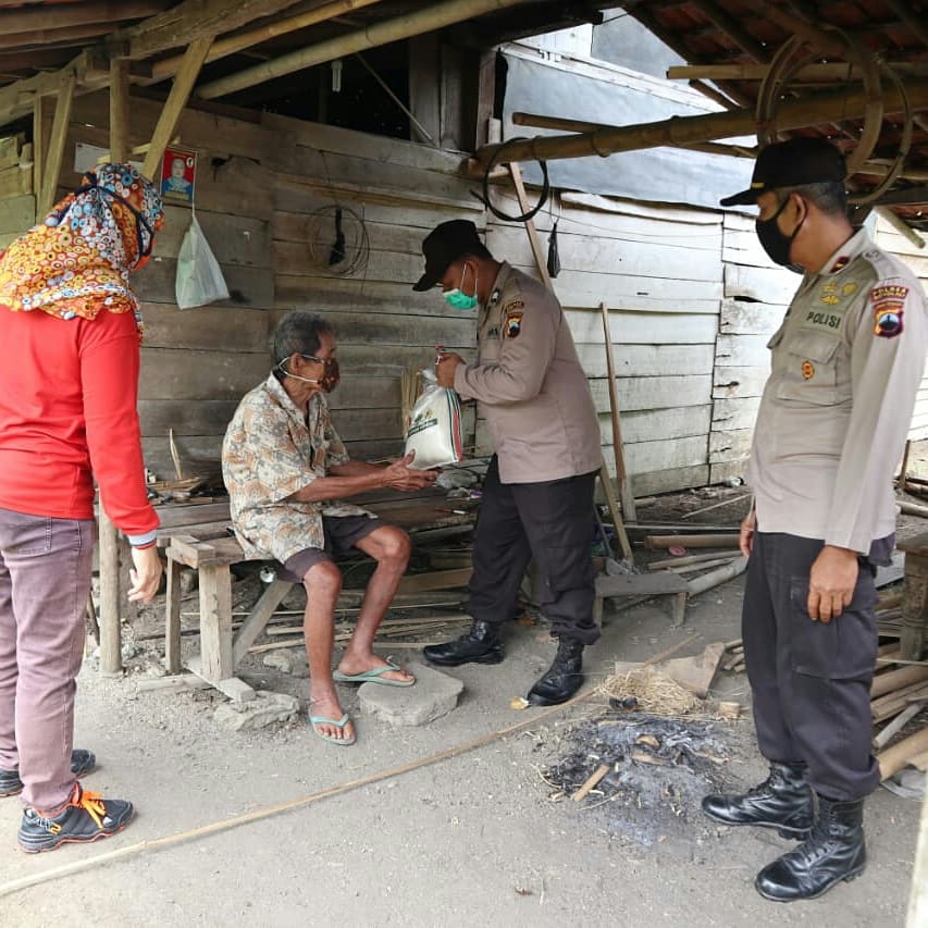 Jum’at Berkah, 17 KK Warga Desa Kayen dan Desa Cerme Mendapat Bantuan dari Polres Boyolali