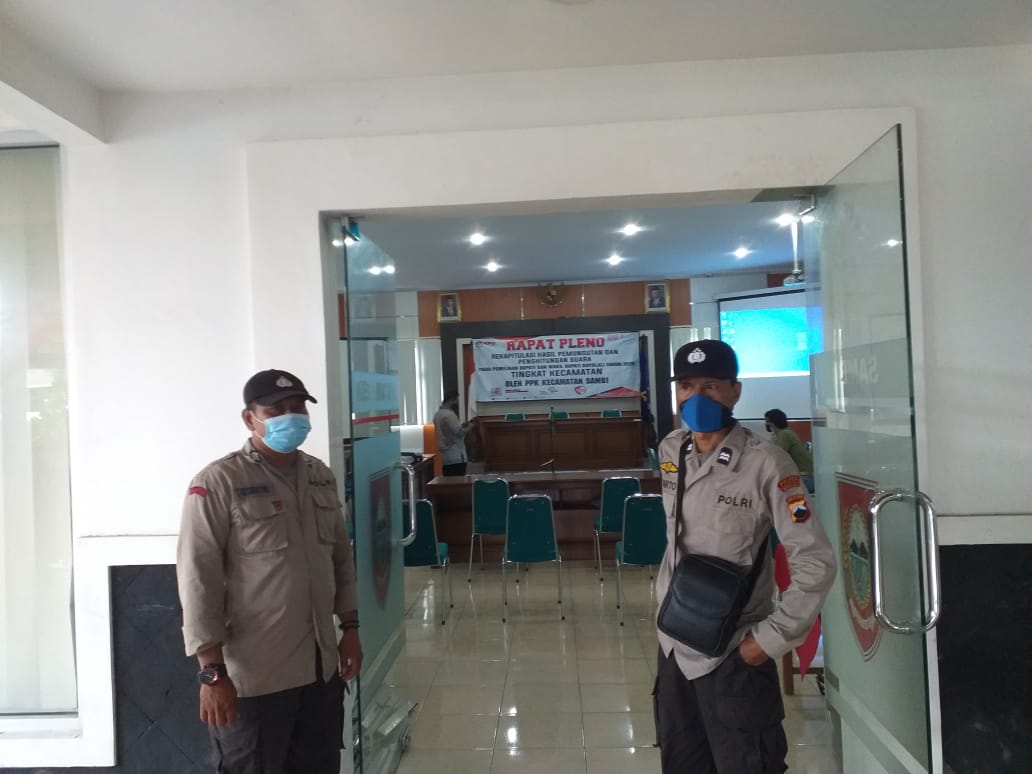 Rapat Pleno Rekapitulasi Hasil Pemungutan Dan Penghitungan Suara Pemilukada Bupati – Wakil Bupati Boyolali Tahun 2020 Tingkat PPK Kecanatan Sambi