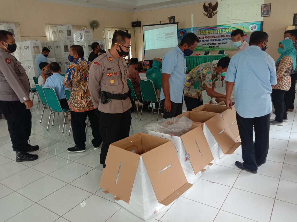 Rapat Pleno Terbuka Rekapitulasi Hasil Penghitungan Suara Pemilihan Bupati dan Wakil Bupati Boyolali Tahun 2020 Tingkat PPK Kecamatan Simo.