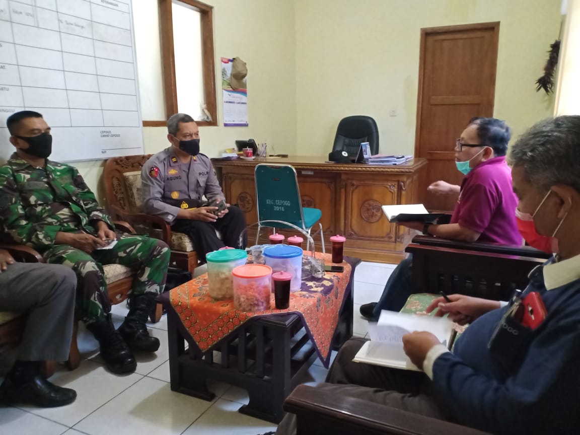 Kapolsek Cepogo Melaksanakan Rapat Koordinasi Bersama Forkopincam