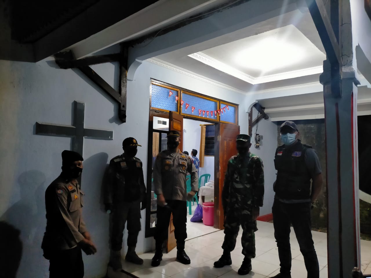 Pengamanan Ibadah Perayaan Natal 2020 di GJKI Imanuel Desa Jelok Oleh Polsek Cepogo