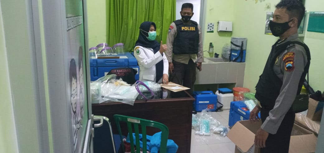 Polsek Wonosegoro Polres Boyolali Sambangi Penyimpanan Vaksin Sinovac