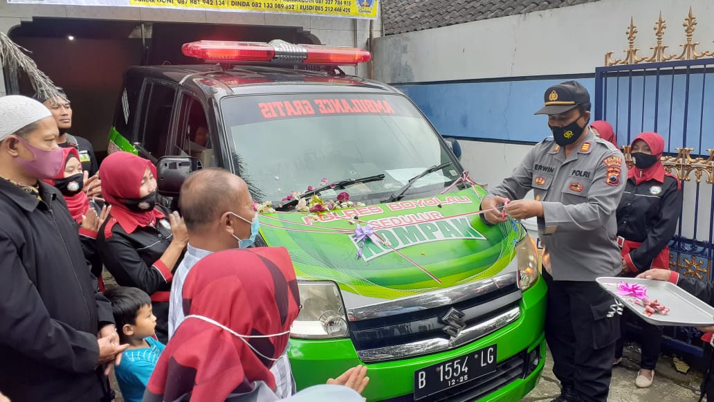 Polres Boyolali melalui Kapolsek Ampel Lounching Ambulance Sedulur Kompak