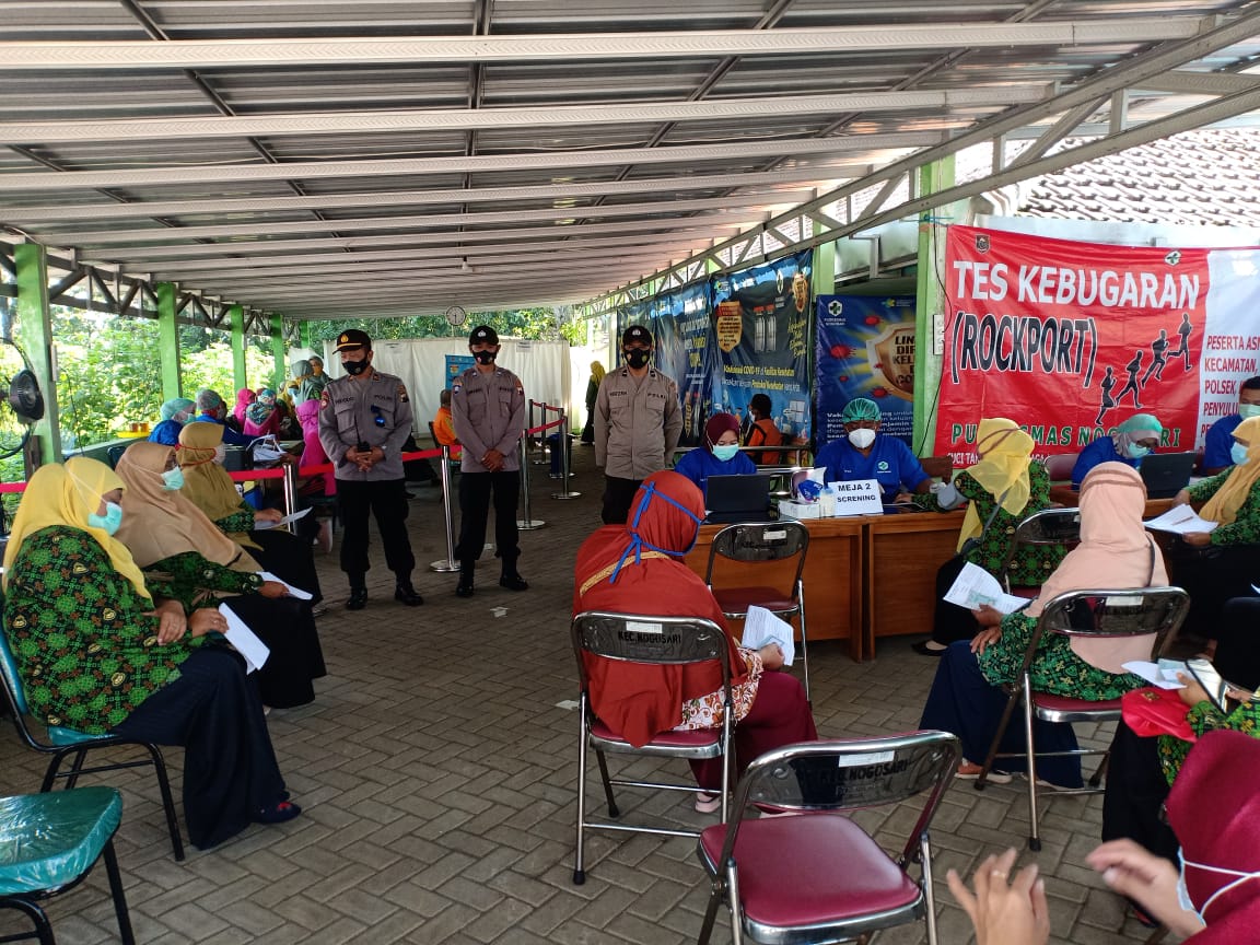 Polsek Nogosari Polres Boyolali Monitoring dan Pengamanan Vaksinasi Untuk Guru Madrasah ibtidaiyah (MI)