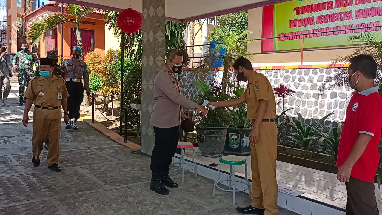 Satgas Covid Kecamatan dan Polres Boyolali Monitoring Pembelajaran Tatap Muka Tingkat SMP