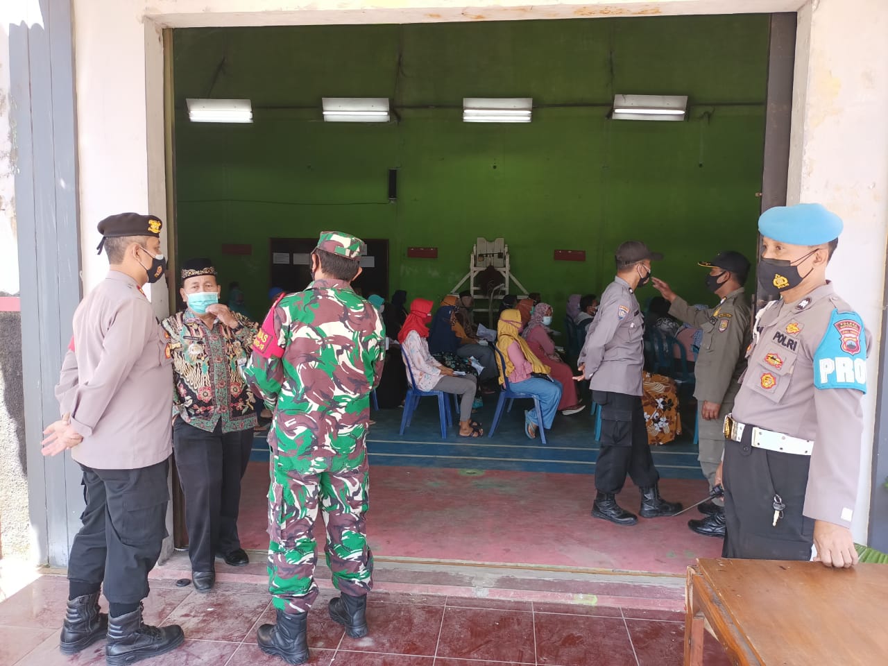 Pemberian Bantuan Sosial Tunai  Tahap XII dan XIII Bulan April 2021 Penanganan Dampak Covid-19 Kecamatan Cepogo
