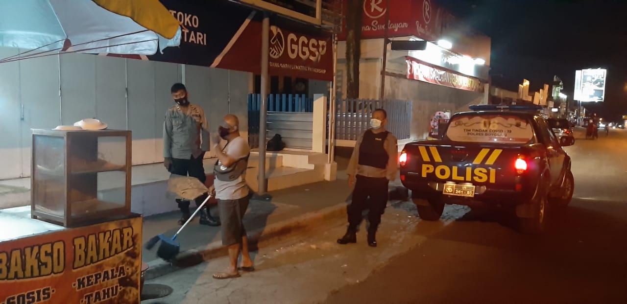 Anggota Polsek Cepogo Berikan Himbauan Kamtibmas dan Protokoler Kesehatan Saat BLP