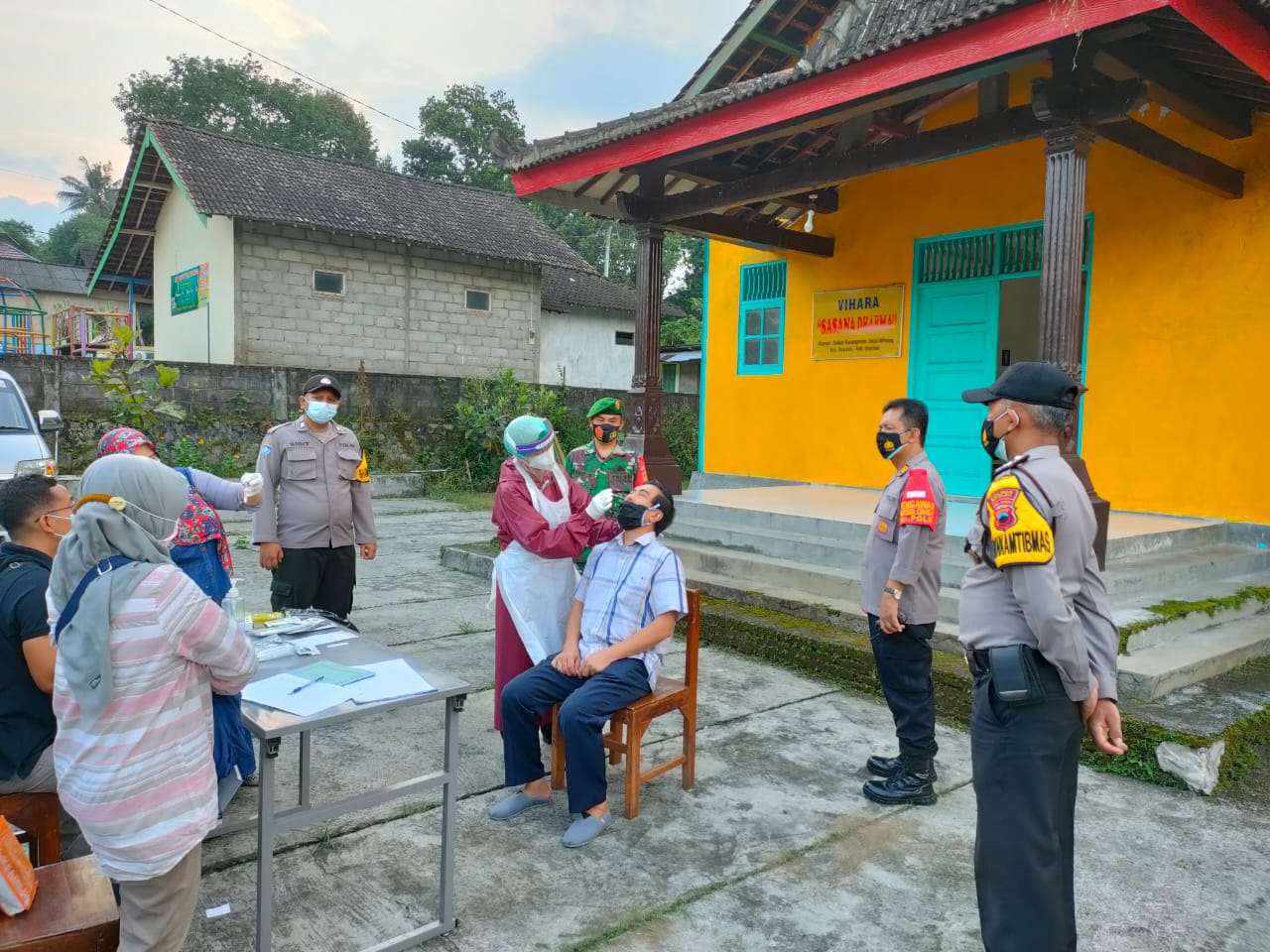 Polsek Boyolali  kota amankan Kegiatan Ibadah Tri Suci Waisak Th 2021 Wihara Sasana Dharma Ds Winong, Kec.Boyolali Kota