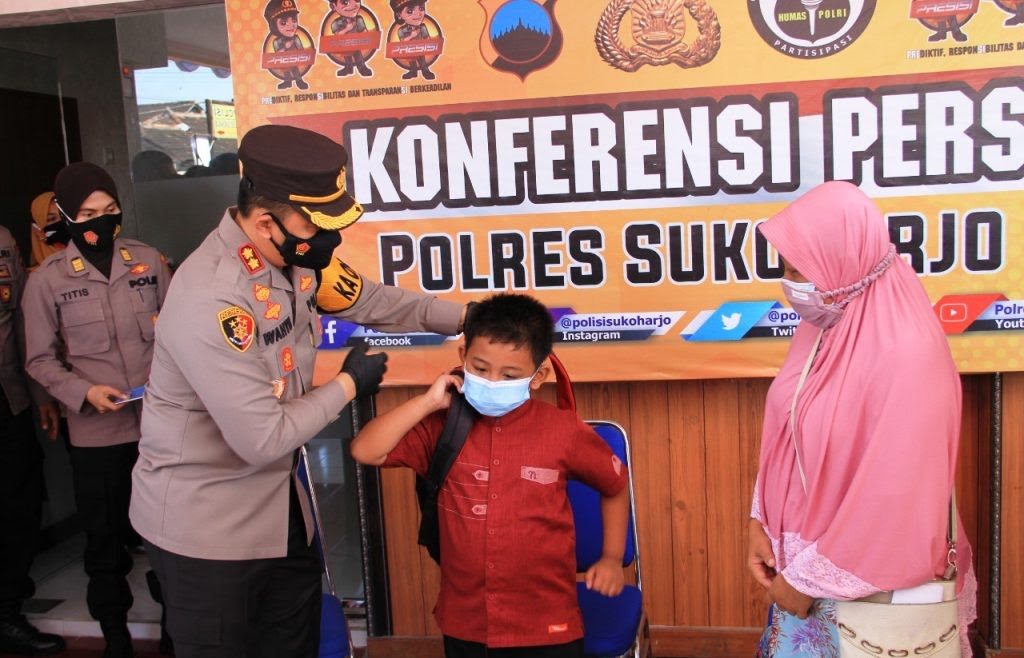 Kedua Orang Tuanya Meninggal Karena Covid, Polres Sukoharjo Angkat Gifari Jadi Anak Asuh