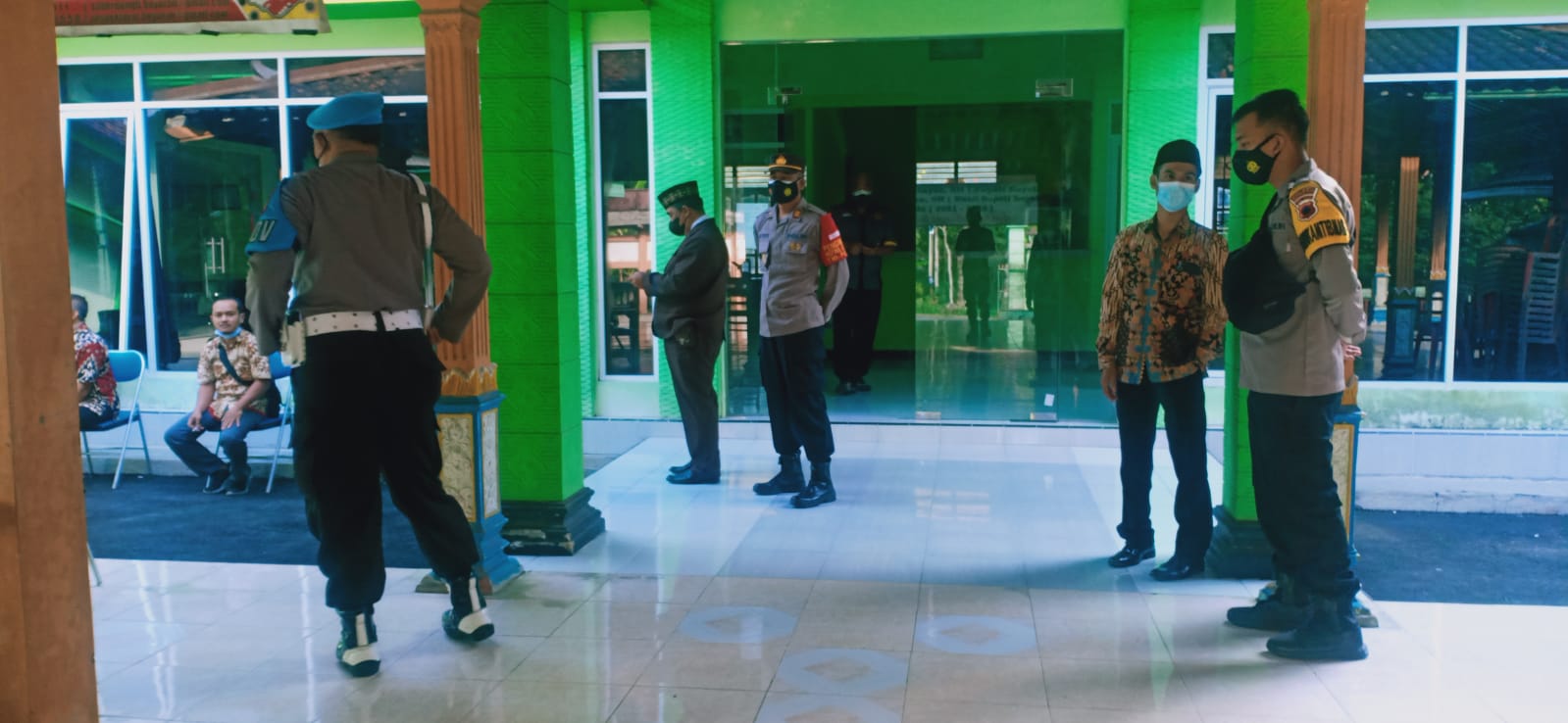 Polres Boyolali Bersama Unsur Forkompincam Hadiri Pelantikan Perangkat Desa Lampar