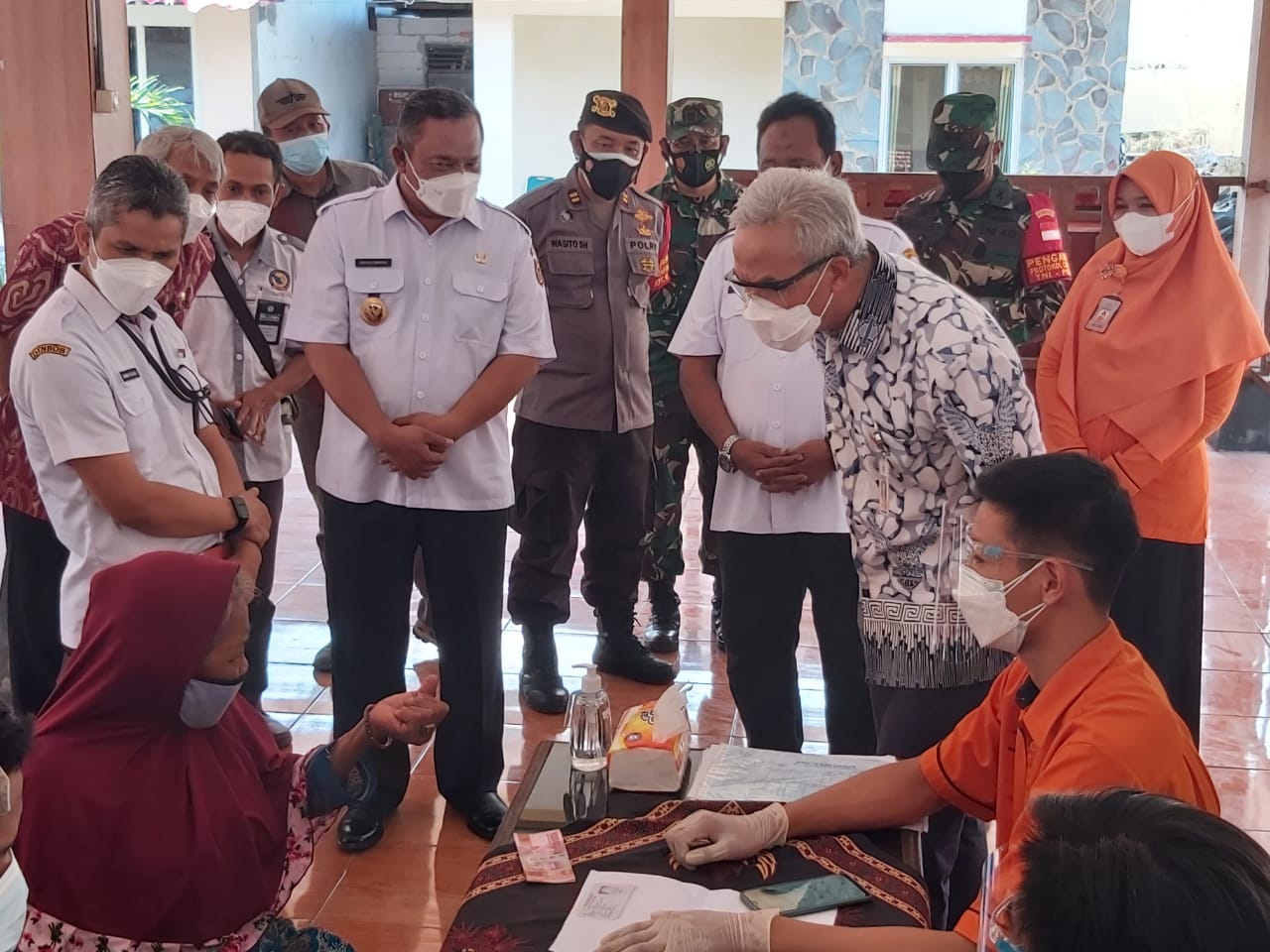 Polres Boyolali Laksanakan Pengamanan Kunjungan Gubernur Jawa Tengah Dalam Rangka Monitoring Penyaluran bantuan BST/BLT