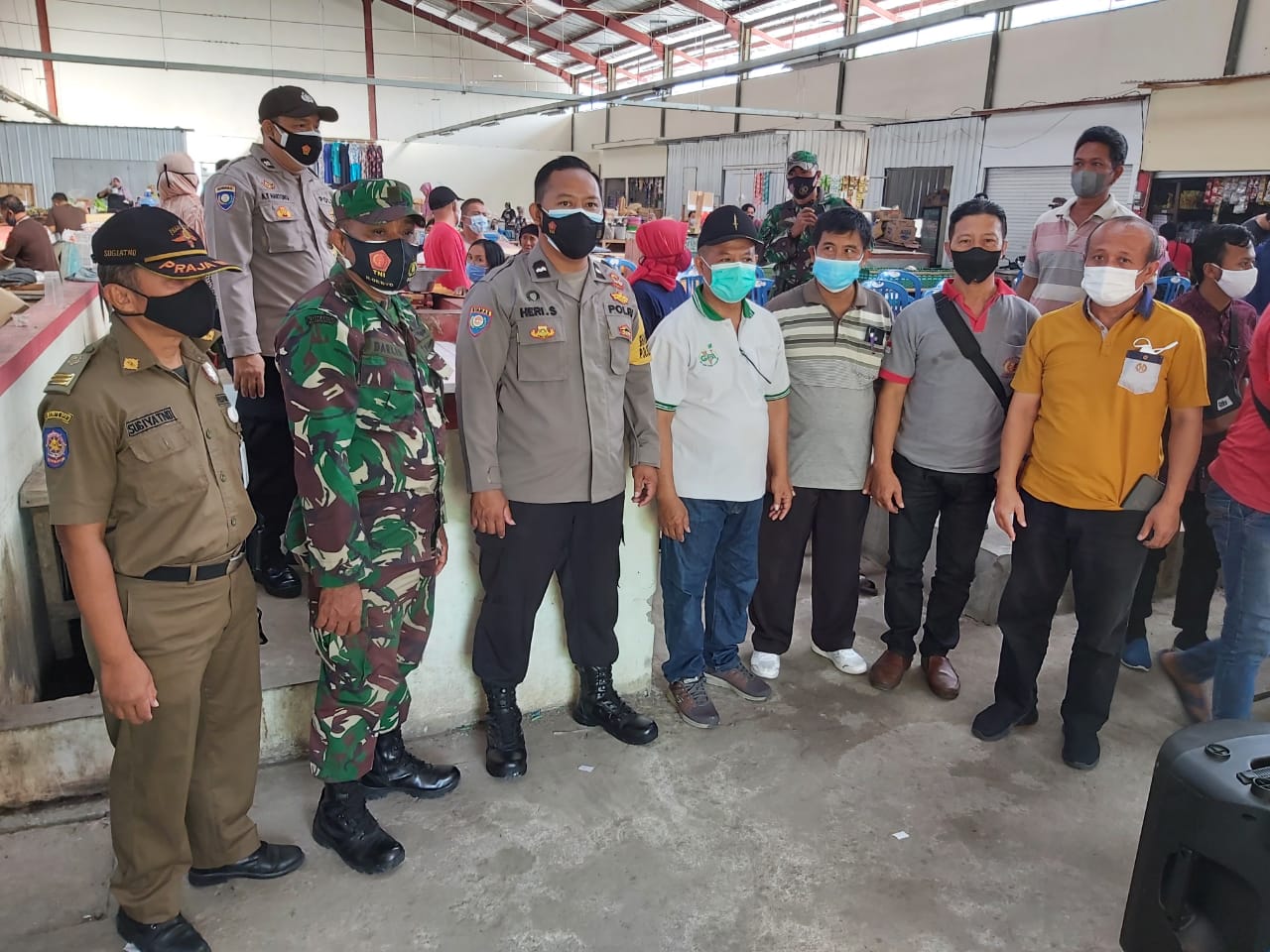 Pengamanan Vaksinasi Covid-19 Oleh Polres Boyolali Dalam Rangka Serbuan Vaksinasi Nasional Di Pasar Ngancar Banyudono