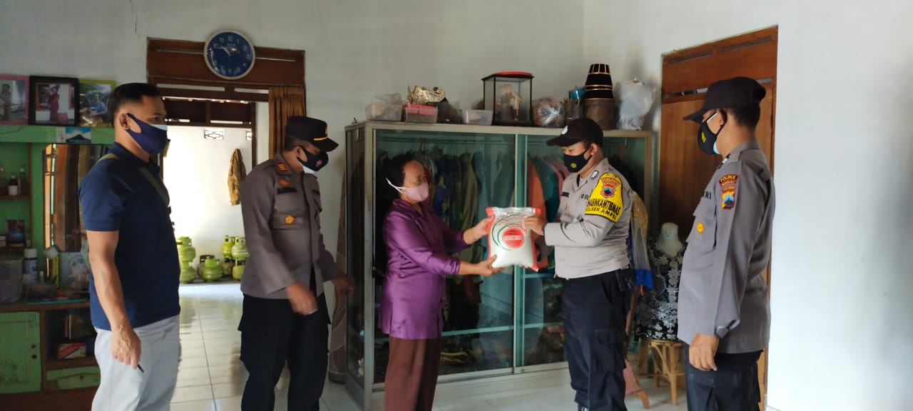 Polres Boyolali Peduli Pekerja Seni di Ampel Boyolali