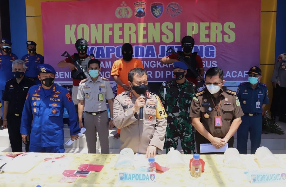 Polda Jateng Gagalkan Penyelundupan Bibit Bening Lobster di Perairan Cilacap