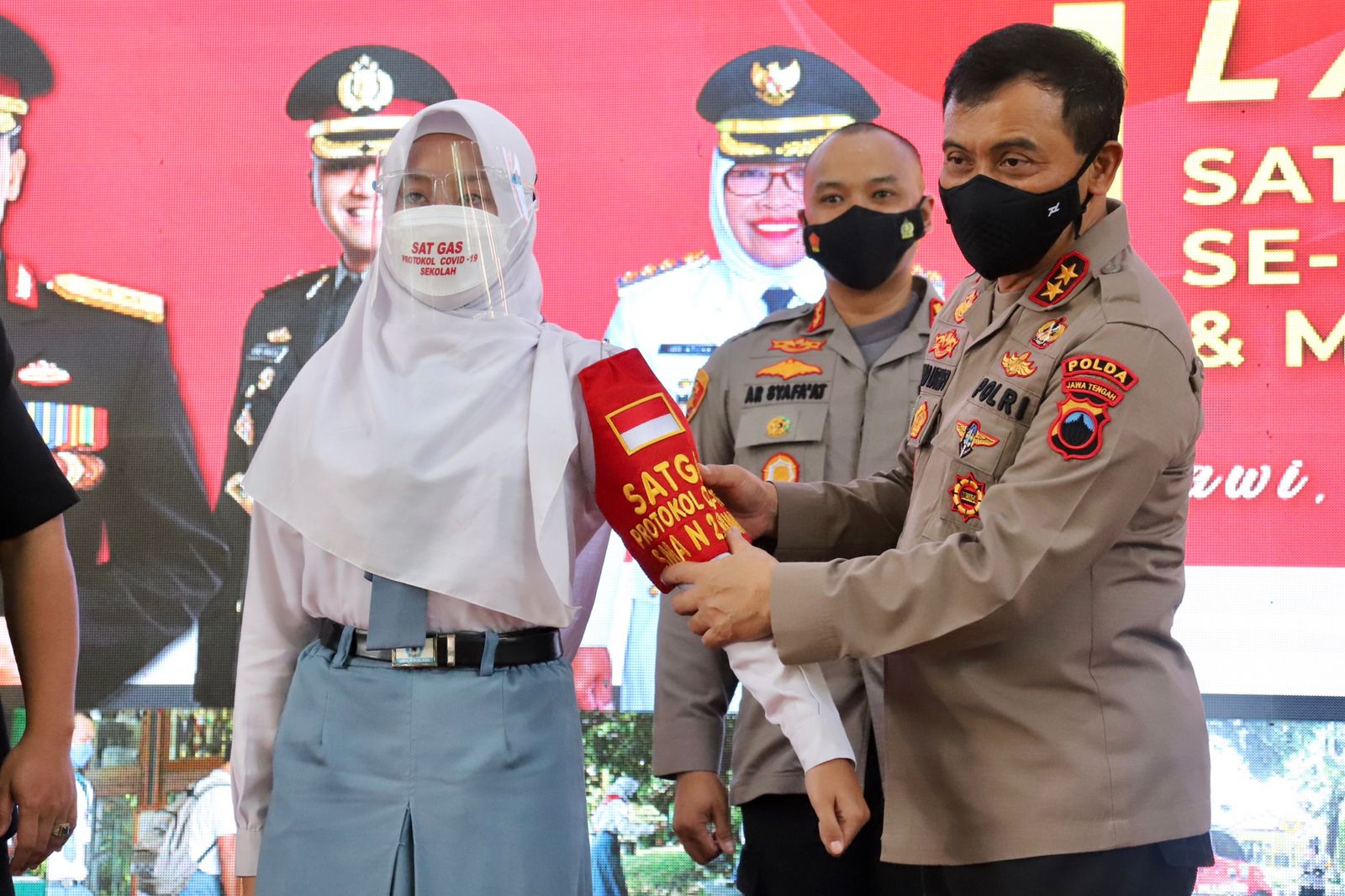 Kapolda Jateng : Satgas Covid Pelajar di Tegal Kreatif dan Pertama Di Indonesia  Cegah Penyebaran Virus Saat PTM, Kapolda Apresiasi Satgas Covid Pelajar di Tegal