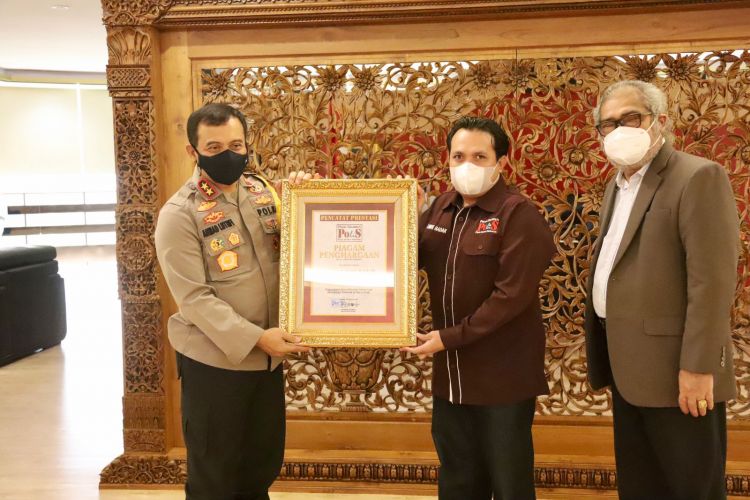 Komnas Perlindungan Anak Berikan Penghargaan Pada Kapolda Jateng