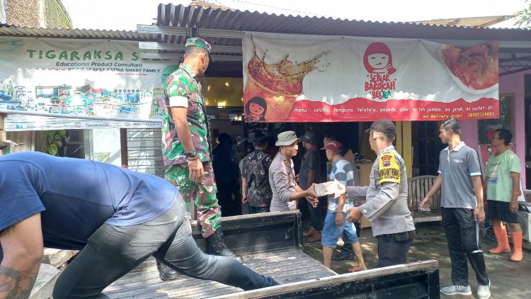 Respon Cepat, Tiga Pilar Dibantu Elemen Masyarakat Bersihkan Material Puting Beliung Yang Rusak Puluhan Rumah di Ngemplak Boyolali
